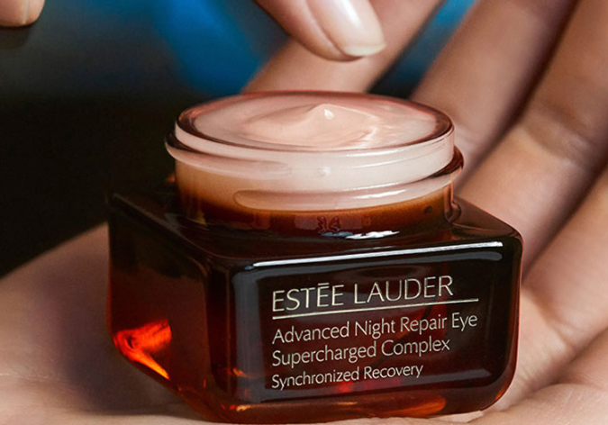 雅詩蘭黛最暢銷產(chǎn)品排行 小棕瓶位列榜首，有你愛用的產(chǎn)品嗎