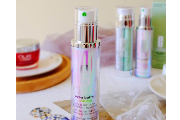 2020口碑精華液排行榜 嬌蘭雙效人氣最高，雅頓粉膠性價比高