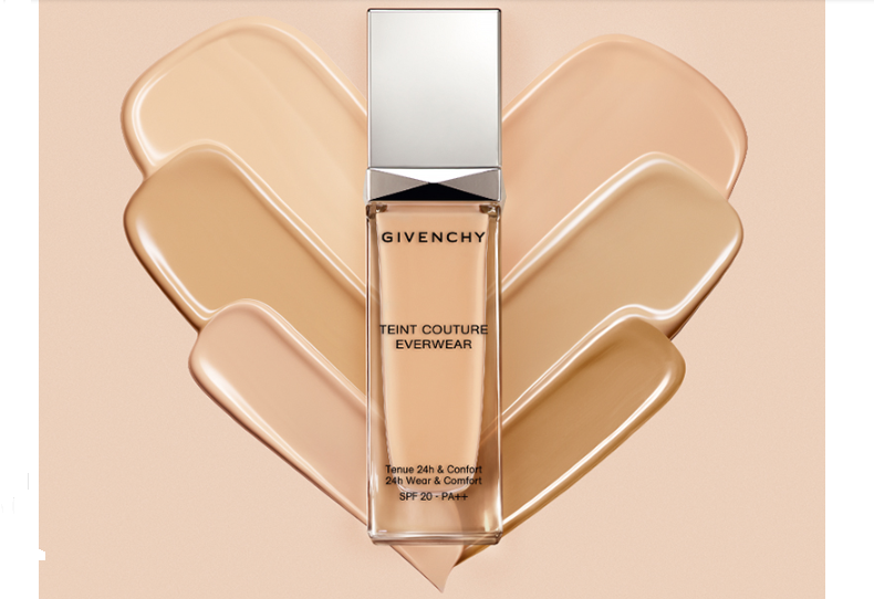 適合夏天的粉底液 持久不脫妝，炎熱夏日也能清爽出門