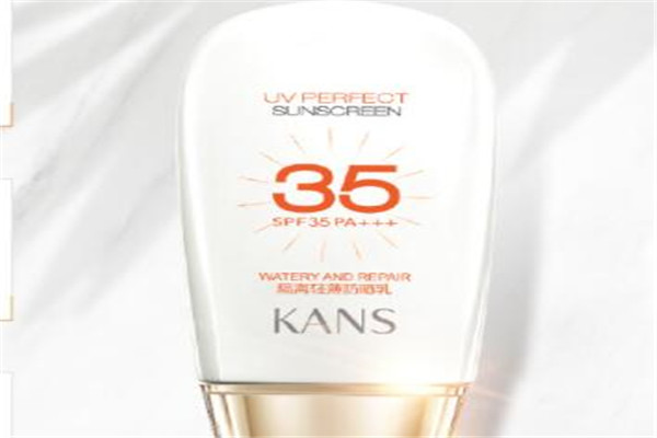 冬季防曬霜排行榜10強(qiáng) 水潤清爽不粘膩，冬季的最佳選擇