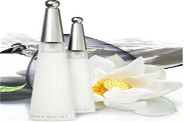 女人必買10款香水 一次邂逅終生難忘，必入手的經(jīng)典