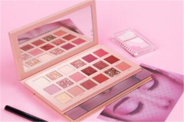 十大適合初學者的眼影盤 打造魅惑雙眸必選，趕緊來看看