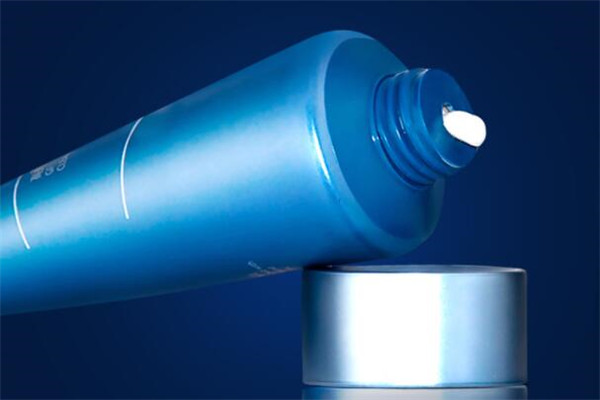 痘痘肌男生洗面奶排行 抗痘控油效果好,讓你重新找回顏值自信