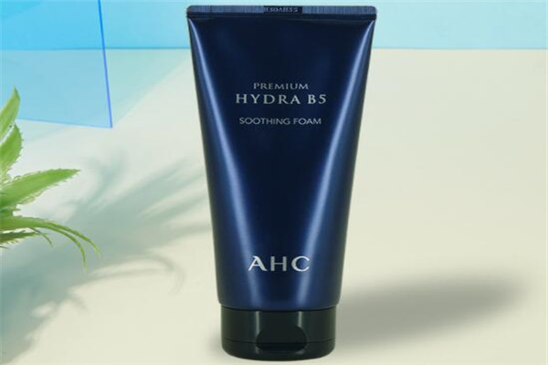 痘痘肌男生洗面奶排行 抗痘控油效果好,讓你重新找回顏值自信