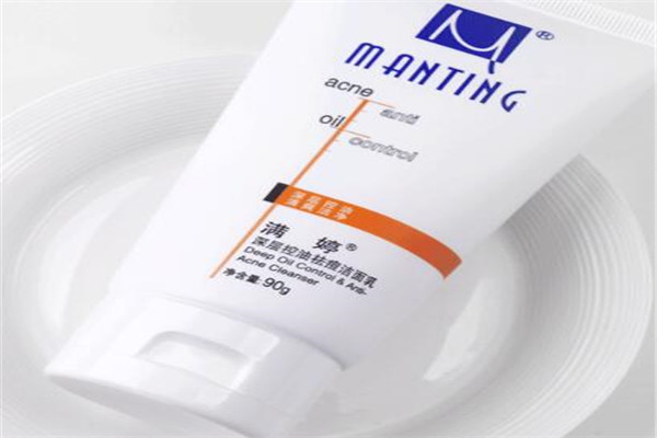 除螨祛痘洗面奶排行榜 溫和除螨祛痘的最佳選擇，不看后悔