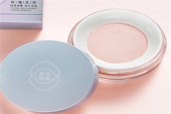 平價定妝粉排行榜10強 第九適合黃暗沉肌膚，最貴不超兩百