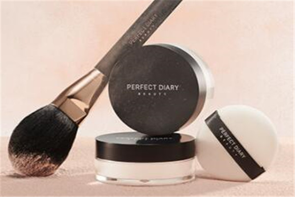 平價定妝粉排行榜10強 第九適合黃暗沉肌膚，最貴不超兩百