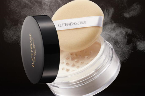 平價定妝粉排行榜10強 第九適合黃暗沉肌膚，最貴不超兩百