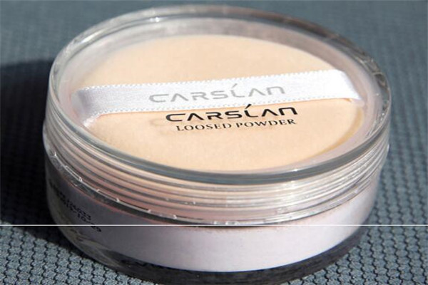 平價定妝粉排行榜10強 第九適合黃暗沉肌膚，最貴不超兩百