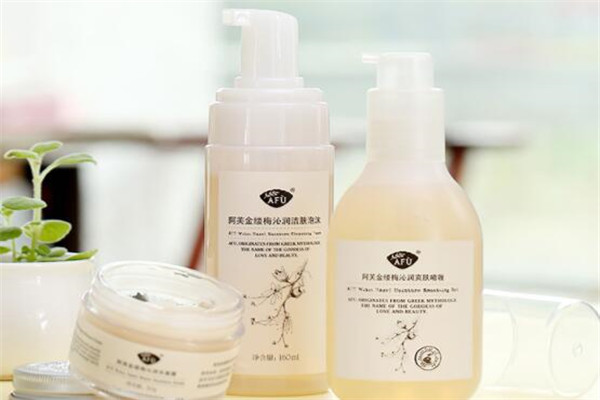 收縮毛孔的平價水乳排名,還原細嫩平滑肌必選