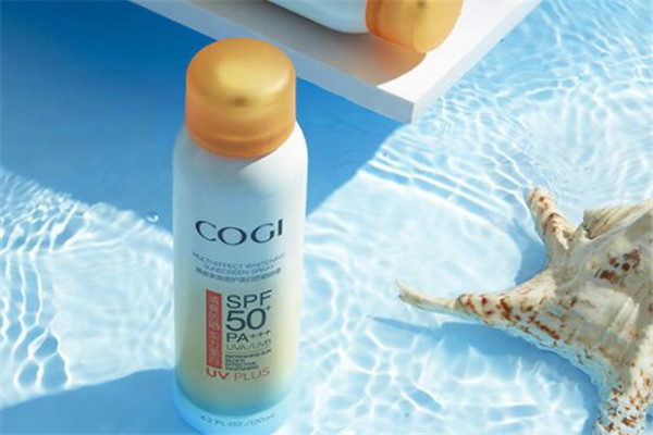 保濕不油膩的防曬噴霧排行榜，輕盈透氣的不二之選