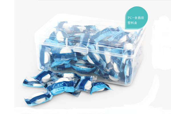 的滲透效果很好，它的材質也比較柔軟，所以很親膚，不會有過度摩擦刺激的狀況，能夠讓水分更好的被皮膚吸收。