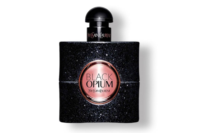 Chloe最近特別熱門的一款香水，味道超級甜美，包裝也是特別有少女心，紛紛的瓶身很吸引人。香水的味道是比較有個性的小蒼蘭藿香，中調則是布拉斯李，聞起來很神奇，有著一種雨后森林的清爽感，特別迷人。