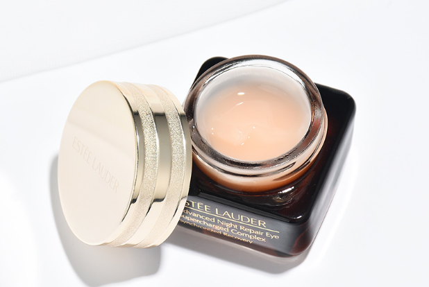 十大抗皺眼霜排名 讓眼部細紋通通消失