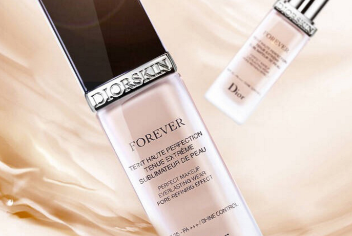 混干皮粉底液排行，最適合混干皮的粉底液有哪些