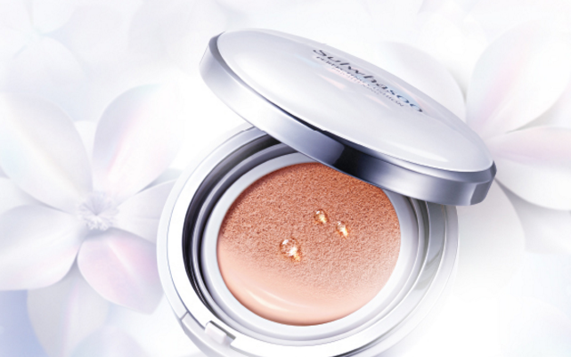 混干皮粉底液排行，最適合混干皮的粉底液有哪些