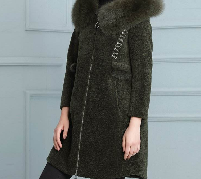 怎樣鑒別羊剪絨大衣真假 真的羊剪絨大衣是什么樣的