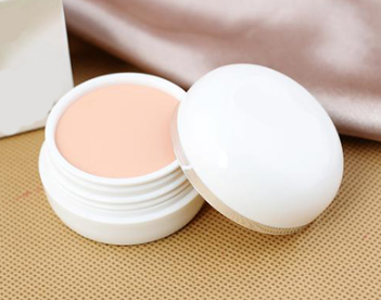 遮瑕和防曬霜先用哪個(gè)比較好 遮瑕和防曬霜的使用順序一樣嗎