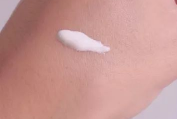 為什么涂防曬霜會(huì)搓泥的原因 怎么涂防曬霜不搓泥