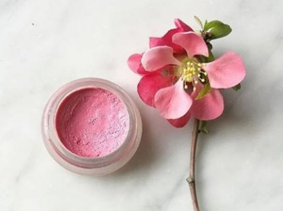 用鮮花做口紅可以怎么做簡單 鮮花做口紅安全嗎