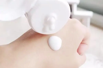 脫完毛可以涂身體乳嗎 涂身體乳需要注意什么