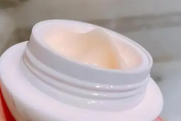 眼霜怎么用才正確方法 眼霜在護膚的第幾步用最好